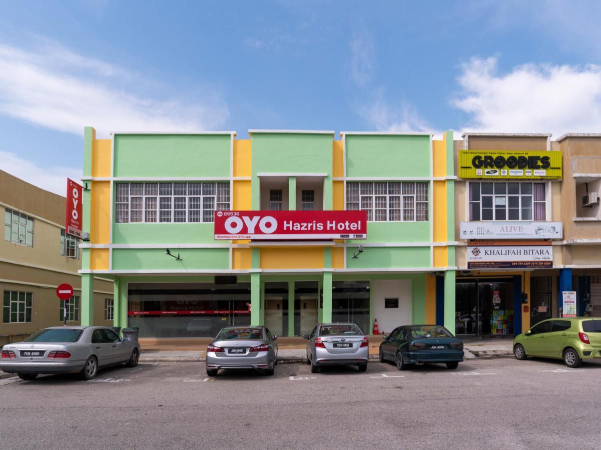 Oyo 89536 Hazris Hotel Batu Pahat Luaran gambar