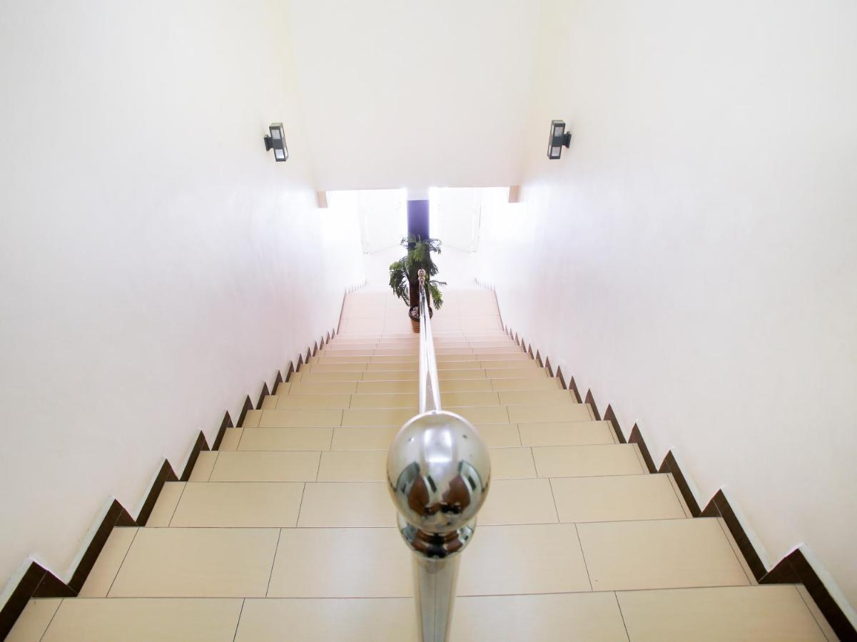 Oyo 89536 Hazris Hotel Batu Pahat Luaran gambar