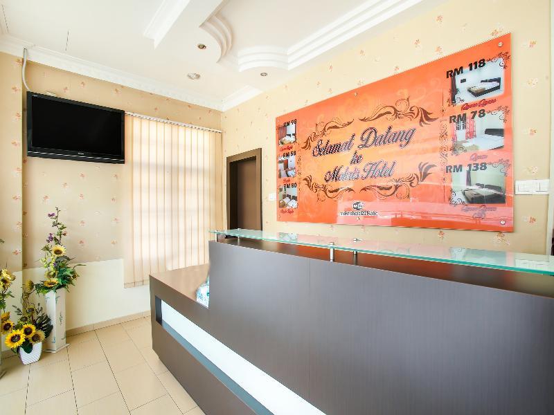 Oyo 89536 Hazris Hotel Batu Pahat Luaran gambar