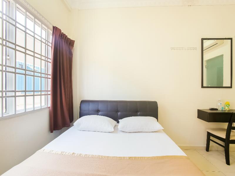 Oyo 89536 Hazris Hotel Batu Pahat Luaran gambar