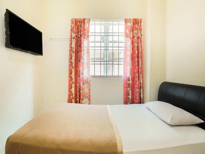 Oyo 89536 Hazris Hotel Batu Pahat Luaran gambar