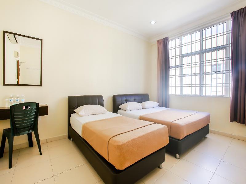 Oyo 89536 Hazris Hotel Batu Pahat Luaran gambar